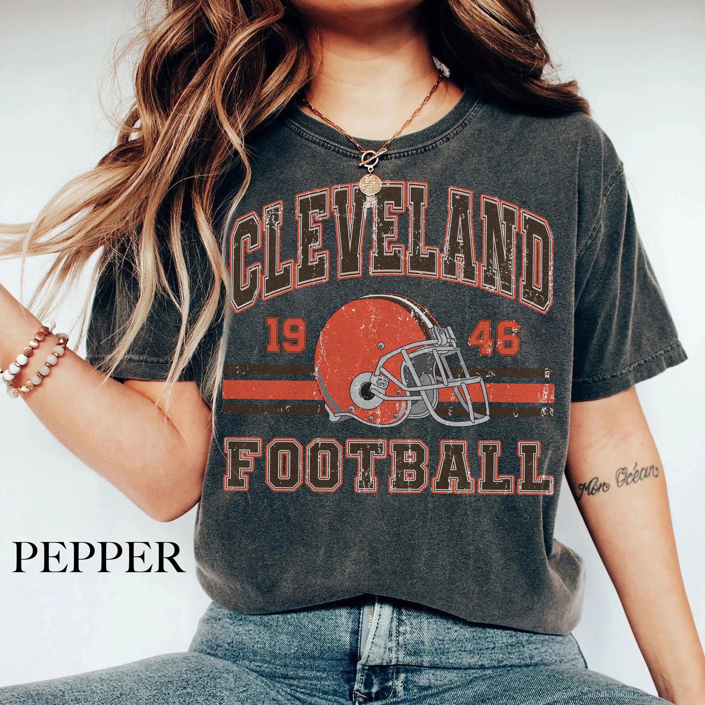 Vintage 90s Style Cleveland Football fan tshirt,Cleveland sweatshirt,Cleveland football Hoodie, Game day Football, Vintage Tee,Youth tshirt
