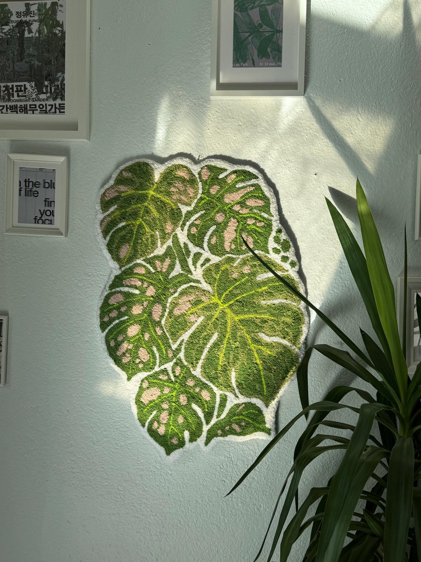 Handmade Tufted Rug Monstera Leaf Design Green Tropical Plant Shaped Carpet Nature Inspired Boho Home Decor 80x55cm