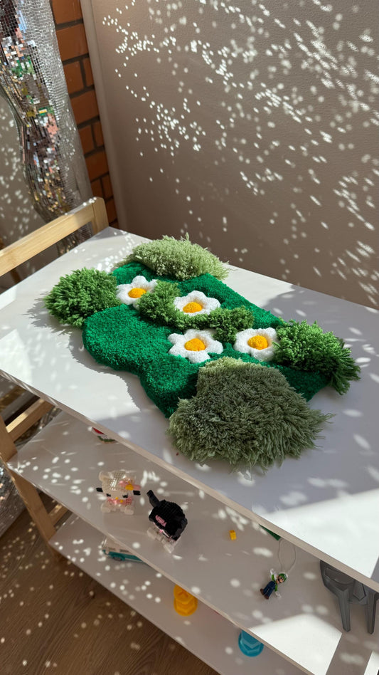 Flower Tufted Rug – Handmade Tufted Coaster Mat, Cute Desk Decor, Fluffy Anime Carpet, Funny Kawaii Gift for Gamers or Work Setup