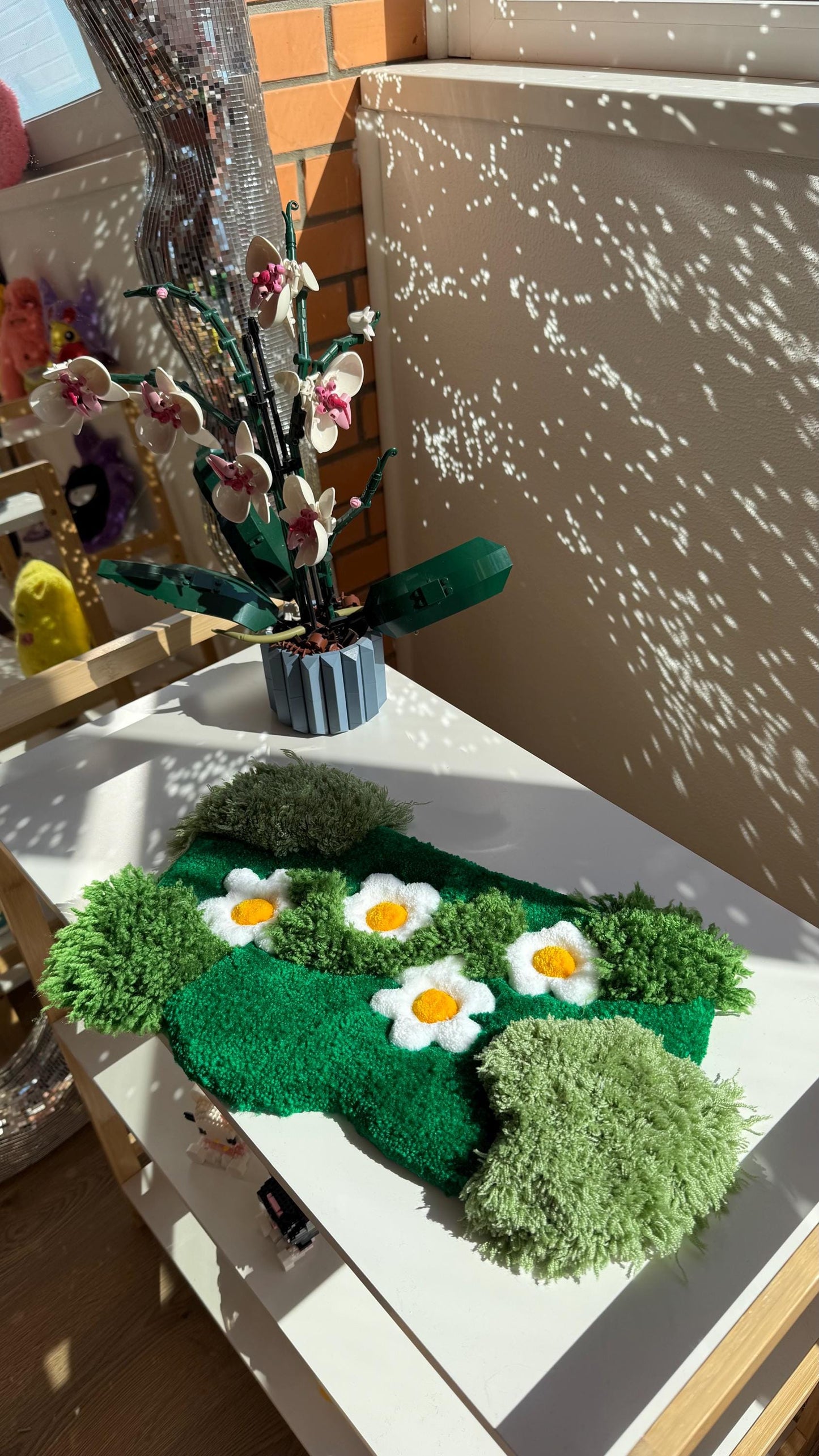 Flower Tufted Rug – Handmade Tufted Coaster Mat, Cute Desk Decor, Fluffy Anime Carpet, Funny Kawaii Gift for Gamers or Work Setup