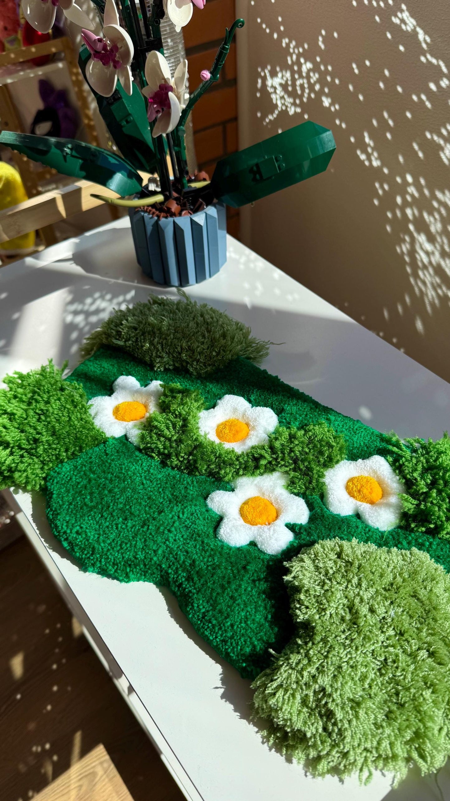 Flower Tufted Rug – Handmade Tufted Coaster Mat, Cute Desk Decor, Fluffy Anime Carpet, Funny Kawaii Gift for Gamers or Work Setup