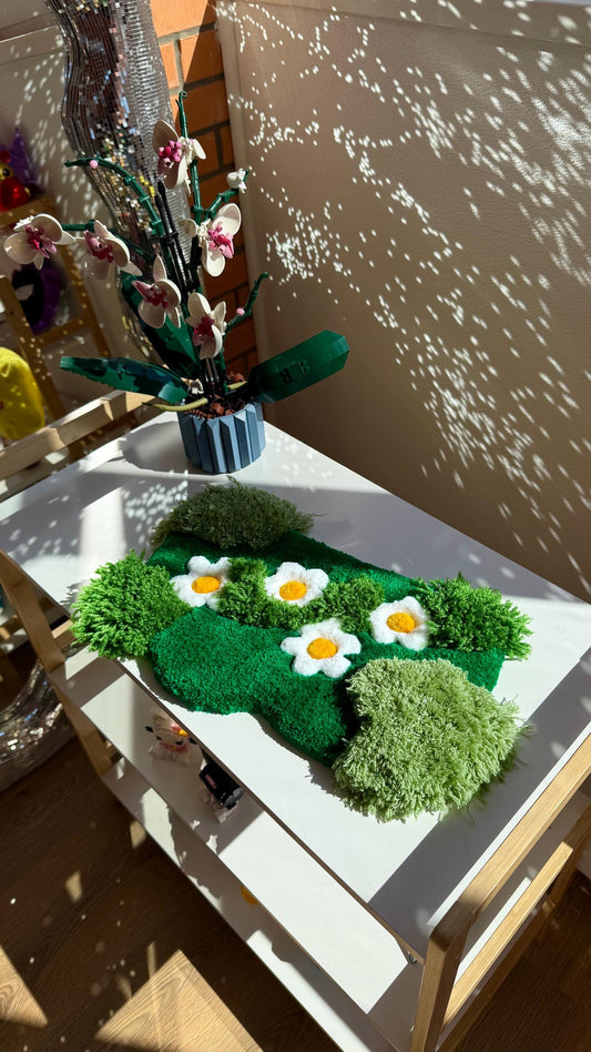 Flower Tufted Rug – Handmade Tufted Coaster Mat, Cute Desk Decor, Fluffy Anime Carpet, Funny Kawaii Gift for Gamers or Work Setup