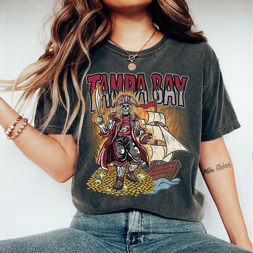 Tampa Bay Football Skull Vintage Shirt, Gift For Fan Football Game Day Unisex Shirt