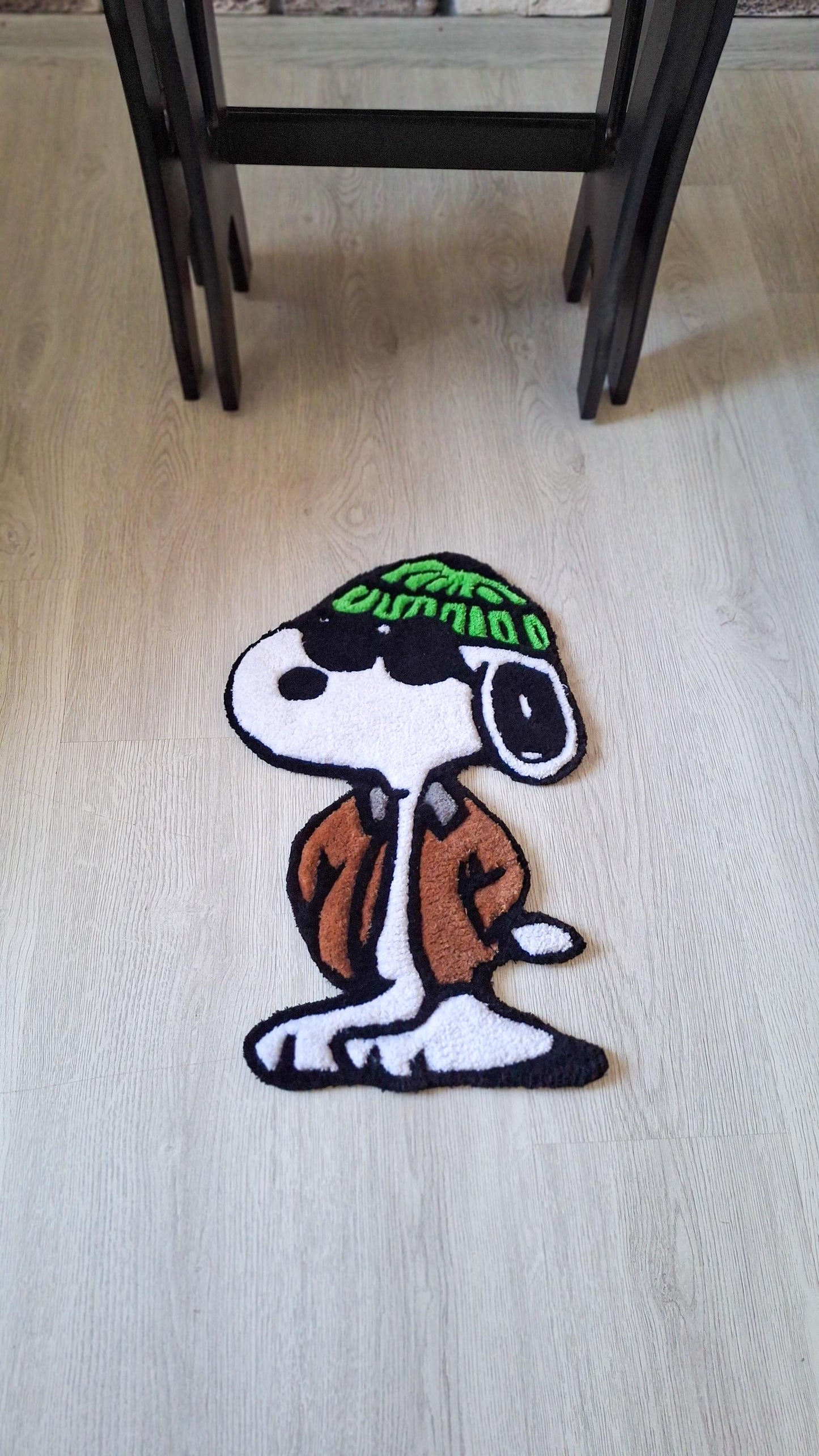 Handmade Tufted Snoopy Rug: Cartoon Accent Rug, Wall Art