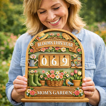 Wooden Garden Bloom Tracker Sign, Mom's Garden Decor, Flower Blooms Counter