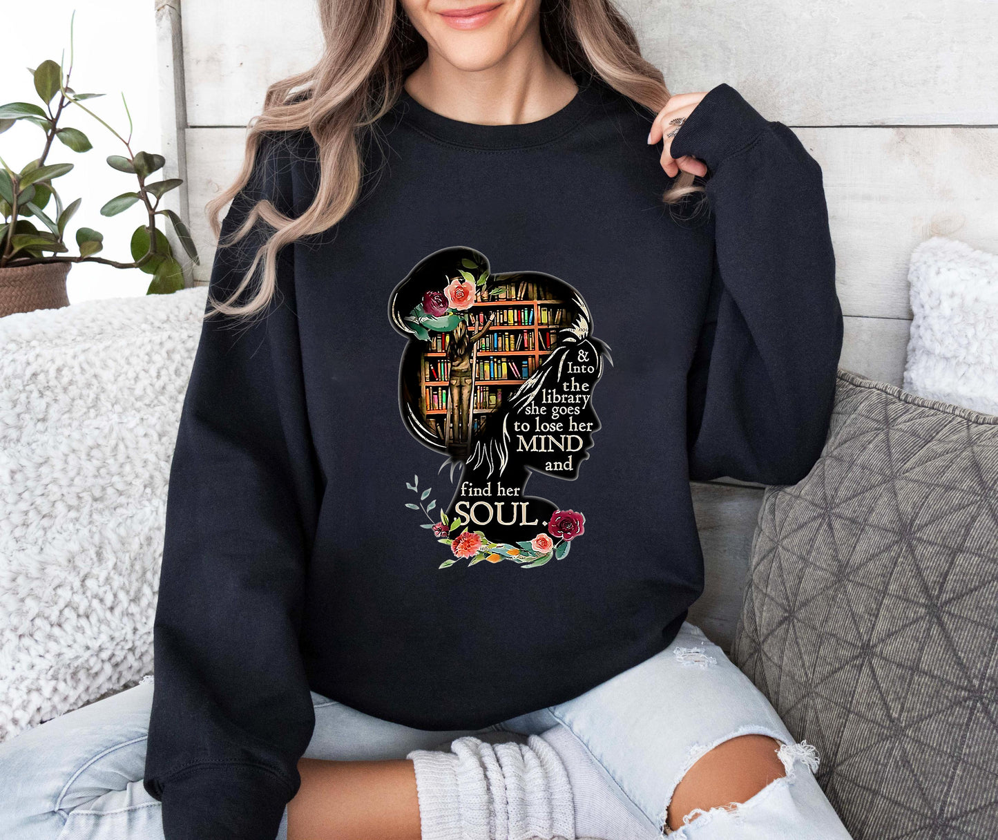 Book Reading Bookworm Book Lover Women Girls Librarian Sweatshirt, T-Shirt