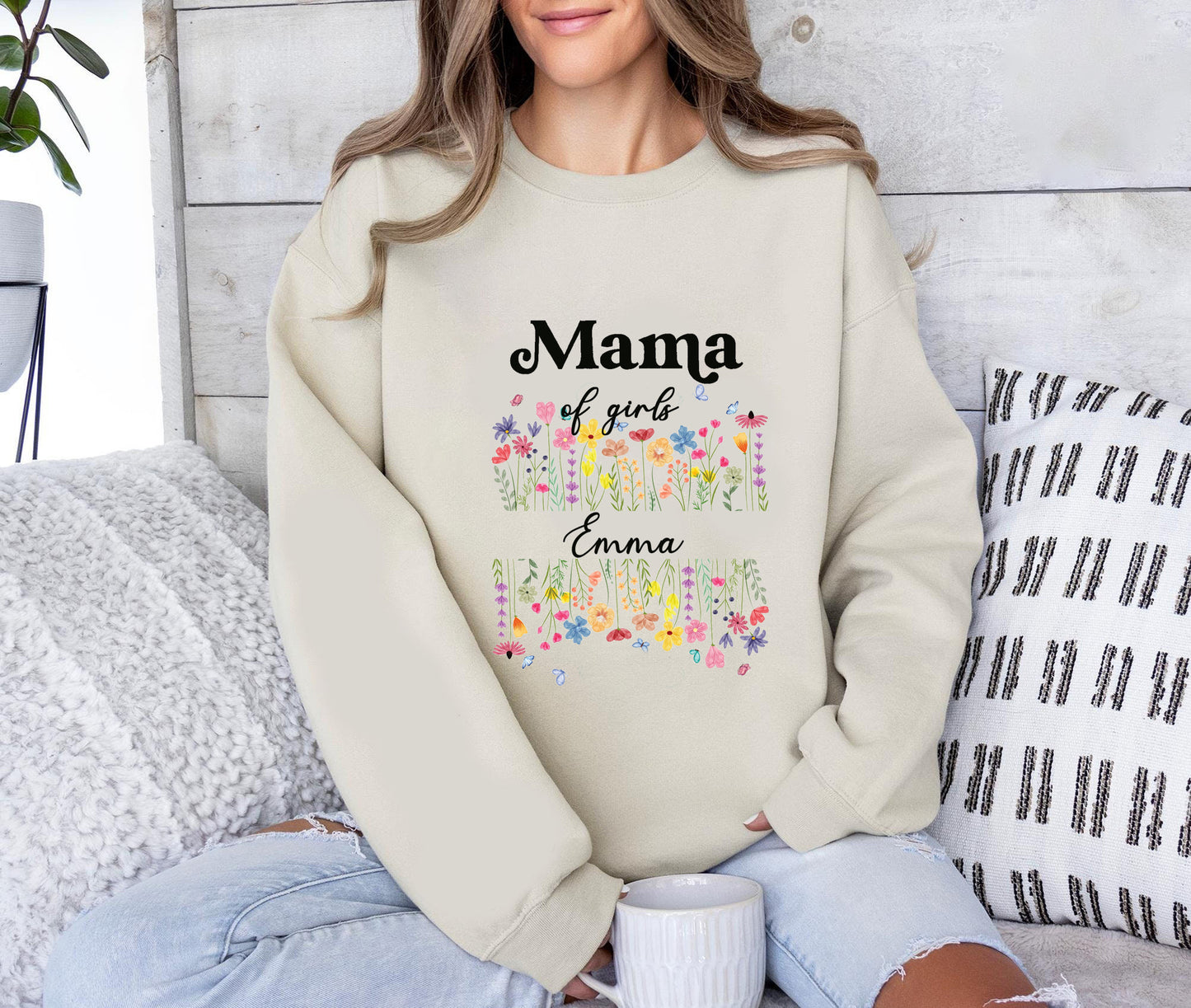 Mama of girls Sweatshirt with the Name Mama, Mom wildflower shirt