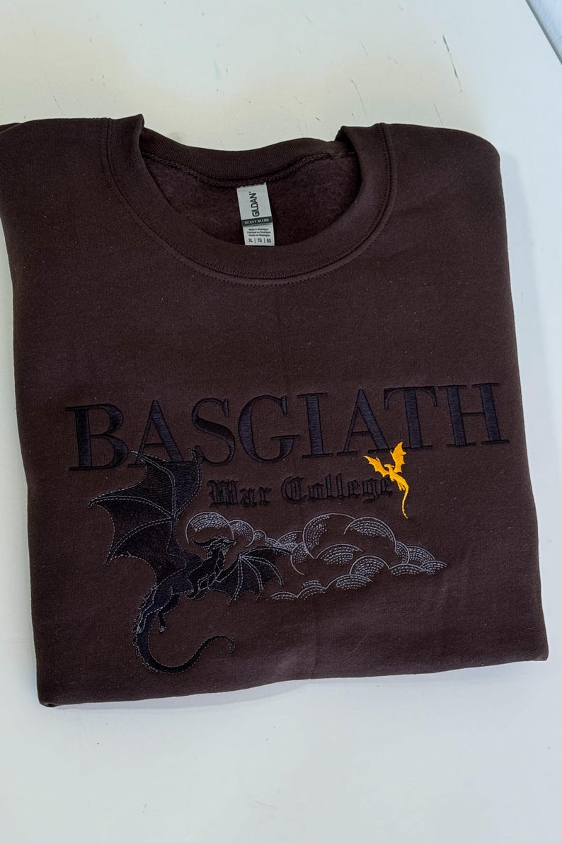 Go dtí an Ghealach Agus Ar Ais Geansaí nó Cochaillín, Bronntanais Lánúin Bróidnithe Pearsanta