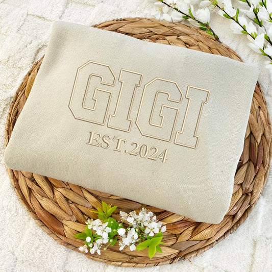 Embroidered Personalized Gigi Sweatshirt, Custom Kid Name On Sleeve, Grandma Embroidered Shirts, Grandma Gifts, Chiristmas Gifts For Grandma