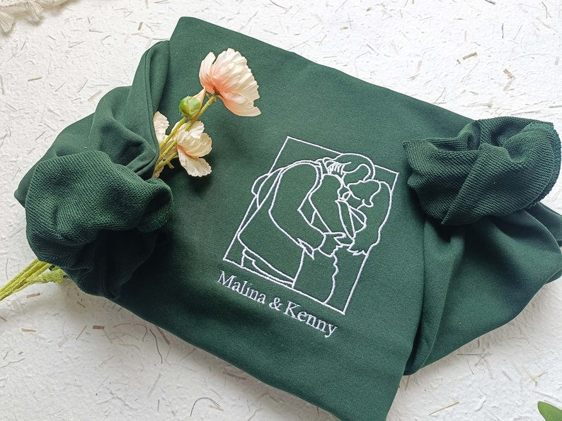 Geansaí Bróidnithe Tosaigh Neodrach, Léine Monagramáilte Íosta, Bronntanas Bróidnéireachta Cochaill Phearsantaithe Crewneck Ró-Mhórmhéide do Mhná 