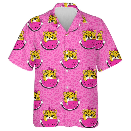 Liopard Fiáin na hAfraice ag Ithe Mealán ar Chúlra Bándearg Léine Haváís, Bronntanas Léine Haváís, Bronntanas Nollag