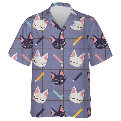 Gleoite ag déanamh staidéir ar chait agus ar phinn luaidhe ar Léine haváíais checkered, bronntanas Léine haváíais, bronntanas Nollag