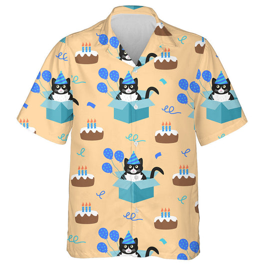 Cat Dubh gleoite ina Suí I mBosca Cairtchláir Léine Haváís, Bronntanas Léine Haváíais, Bronntanas Nollag