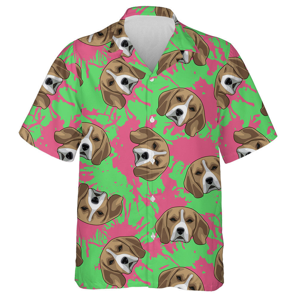 Beagle Liath Agus Péint Bándearg ag Fáscadh Ar Léine Glas Haváís, Bronntanas Léine Haváíais, Bronntanas Nollag