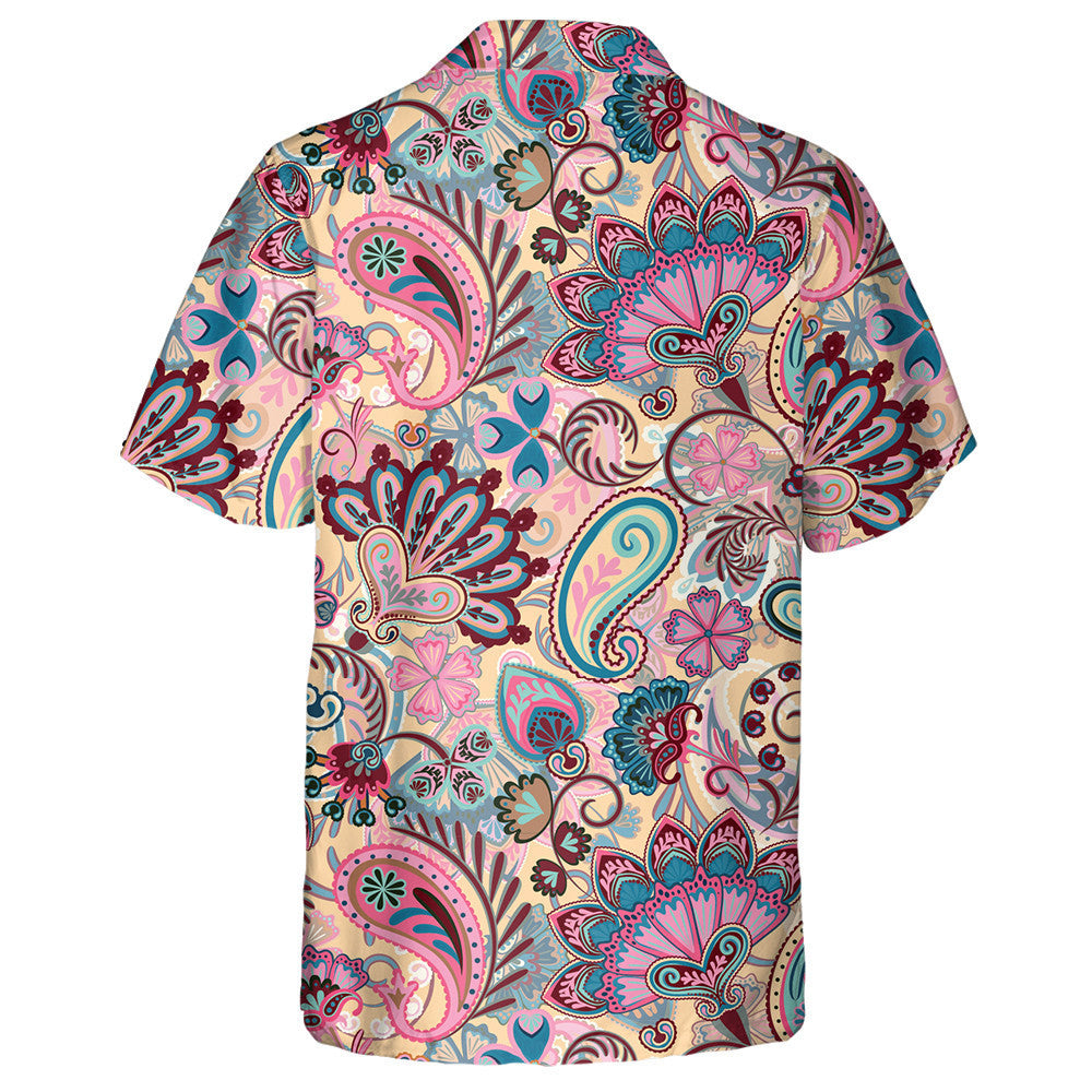 Téama Beige Patrún Eitneach Paisley le Eilimintí Bláthanna Léine Haváís, Bronntanas Léine Haváís, Bronntanas Nollag