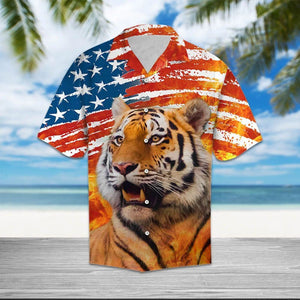 Awesome Portrait Of Tiger With Grunge Usa Flag Pattern Hawaiian Shirt, Hawaiian Shirt Gift, Christmas Gift