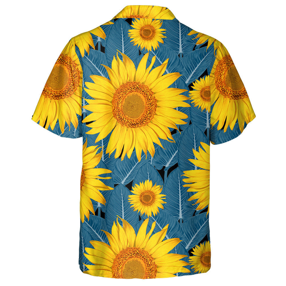 Lus na Gréine Luibheolaíoch agus Duilleog Ornáide Glas ar Chúlra Leithlis Léine Haváíais, Bronntanas Léine Haváí, Bronntanas Nollag