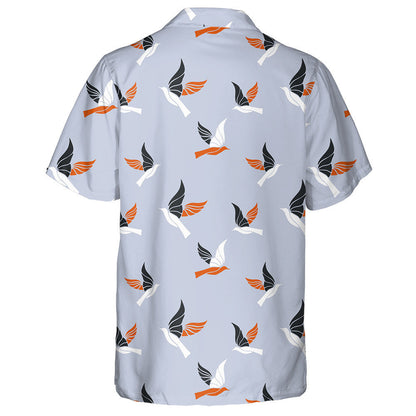 Éan ag Eitilt ar Chúlra Violet Éadrom Léine Haváís, Bronntanas Léine Haváí, Bronntanas Nollag