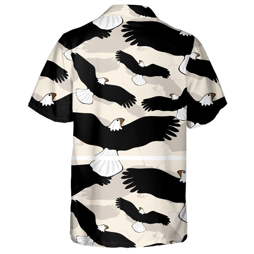 Iolar ag eitilt ar chúlra bándearg éadrom Léine haváí, bronntanas Léine Haváís, bronntanas Nollag