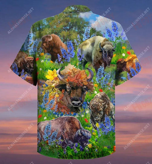 Léine Muinchille Gearr Bison In Spring Field Laethanta Saoire Muinchille Ghearr Léine Oirbheartaíochta haváíais Léinte haváíais do Mhná, Bronntanas Léine Haváí, Bronntanas Nollag