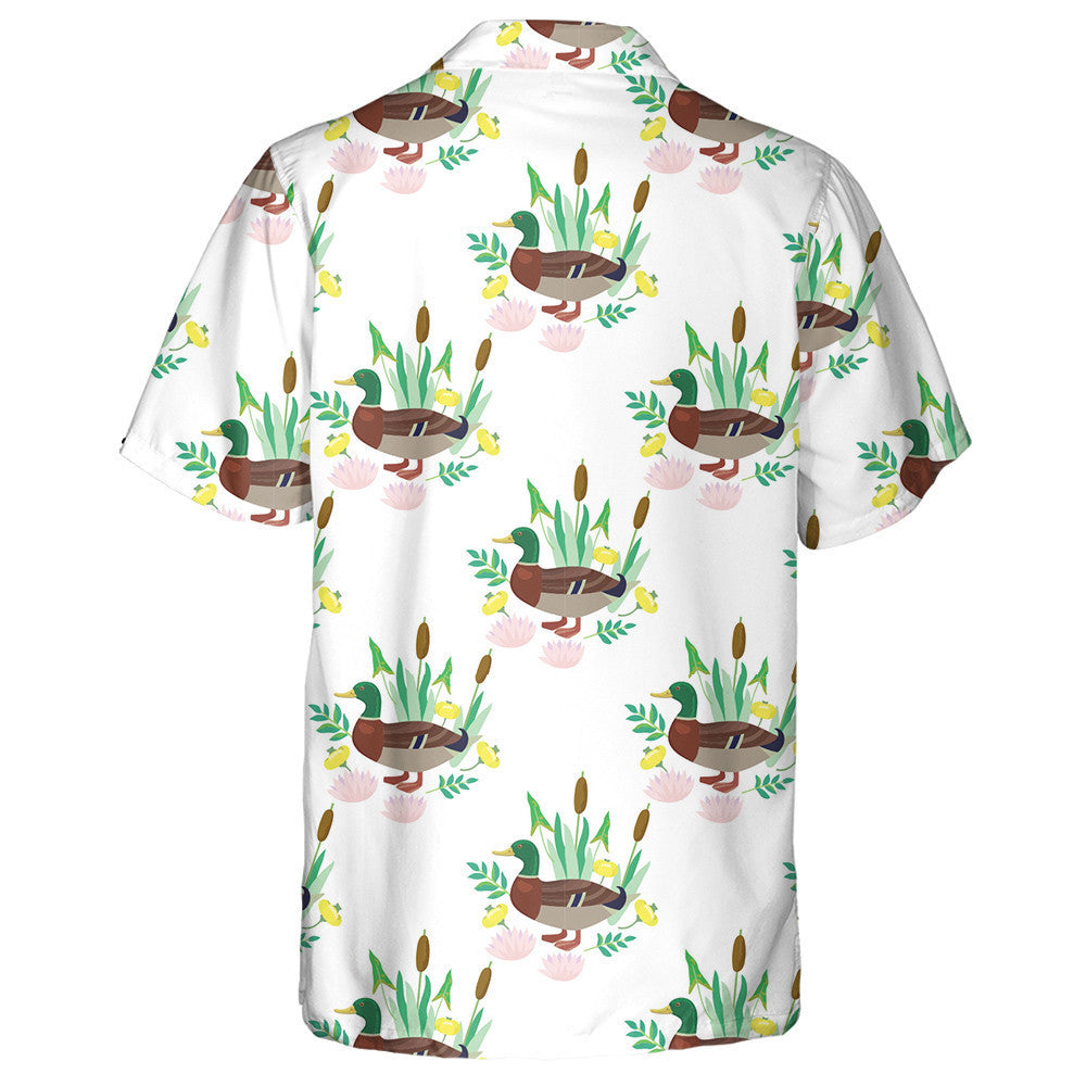 Lacha Gleoite Lámh-Tarraingthe Agus Plandálann sé Léine Haváí, Haváis mar Bhronntanas