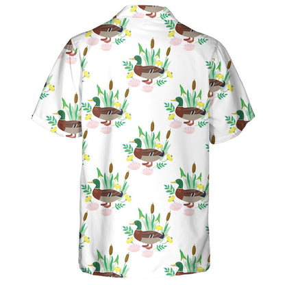 Lacha Gleoite Lámh-Tarraingthe Agus Plandálann sé Léine Haváí, Haváis mar Bhronntanas