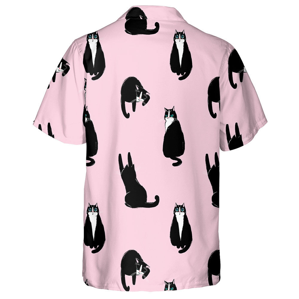 Cait Dubha Le Súile Glasa Ar Chúlra Bándearg Léine Haváís, Bronntanas Léine Haváíais, Bronntanas Nollag