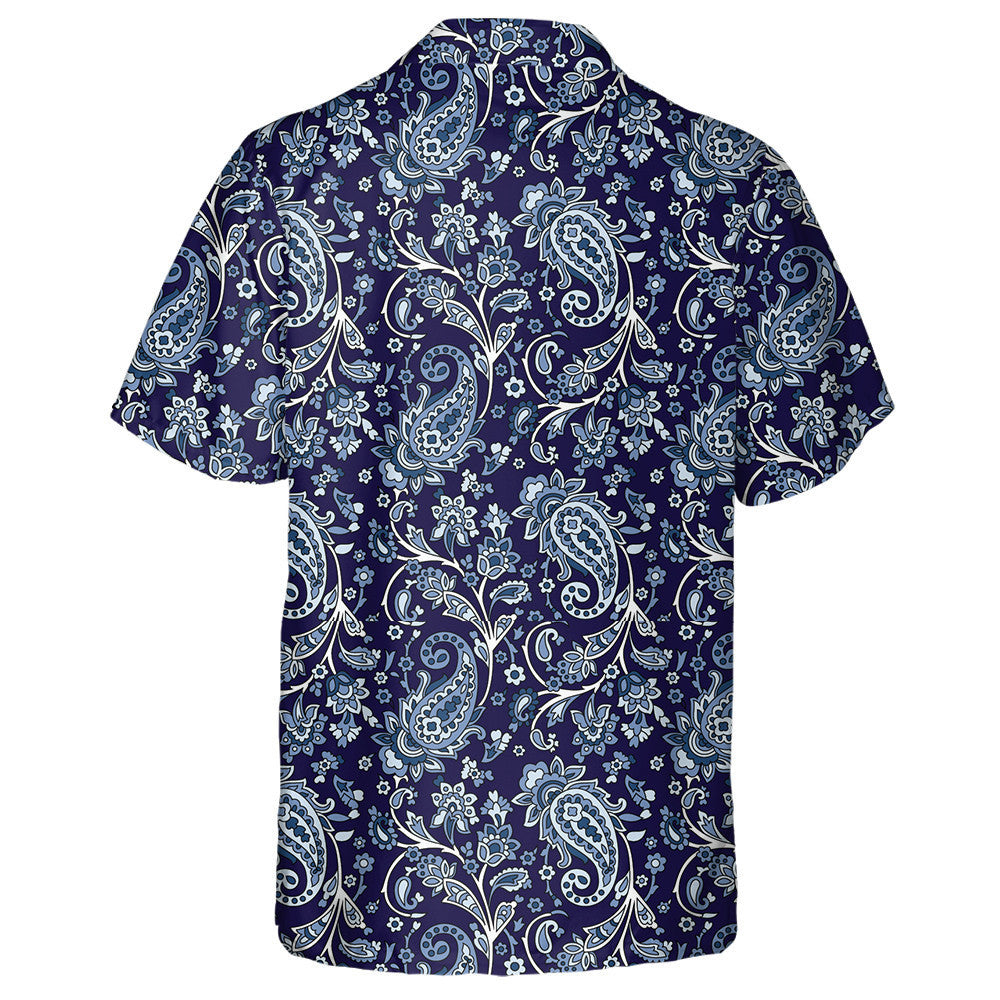 Patrún Traidisiúnta Paisley Indiach ar Chúlra Dorcha Gorm Léine Haváíais, Bronntanas Léine Haváíais, Bronntanas Nollag