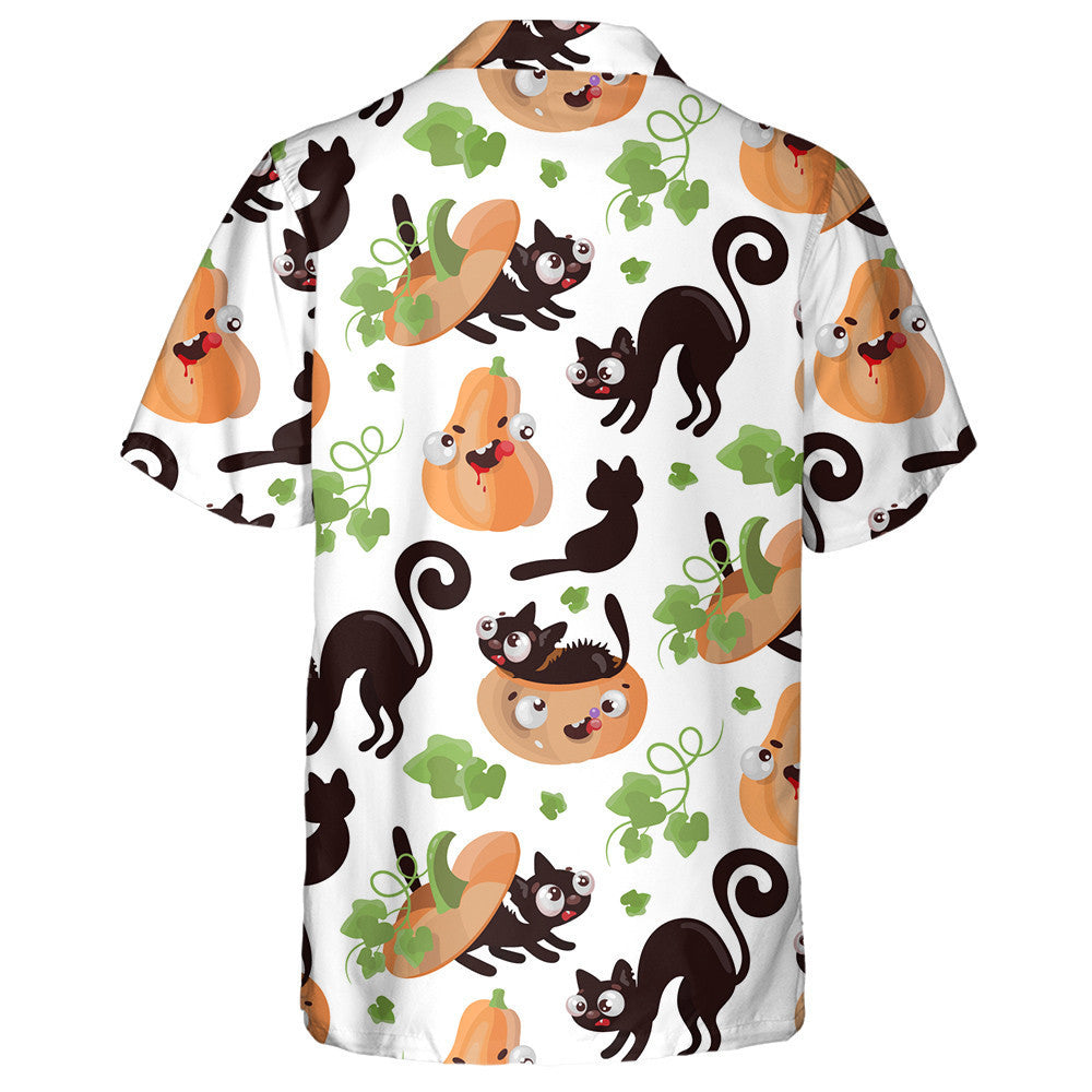 Oíche Shamhna Cat Agus Pumpkin Le Duilleoga Léine haváíais, haváís le haghaidh bronntanais