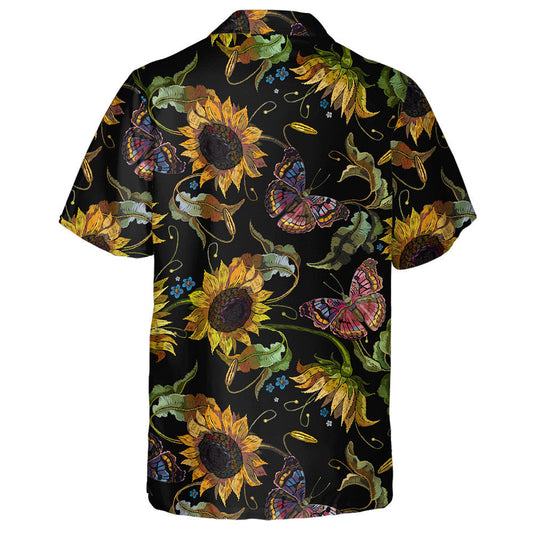 Bróidnéireacht Ollmhór lus na gréine agus féileacáin ar chúlra dubh Léine haváí, bronntanas Léine haváíais, bronntanas Nollag