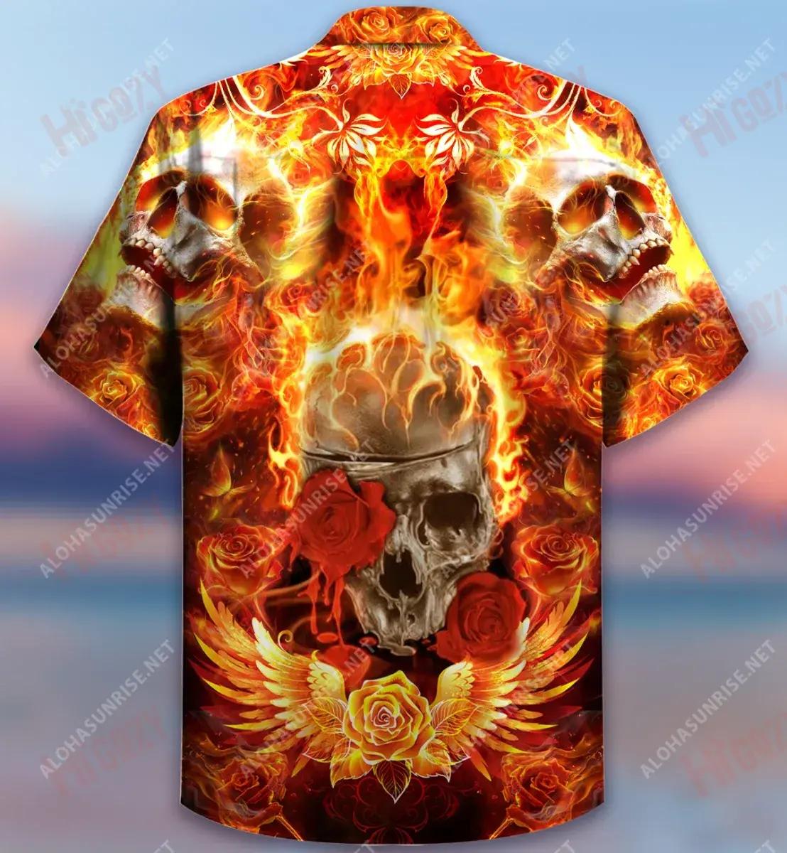 Flaming Rose Skull Short Léine Haváís Caitheamh aimsire Léinte Tropical Léinte Haváís Saincheaptha Léinte haváíais d'Fhir, Bronntanas Léine Haváís, Bronntanas Nollag