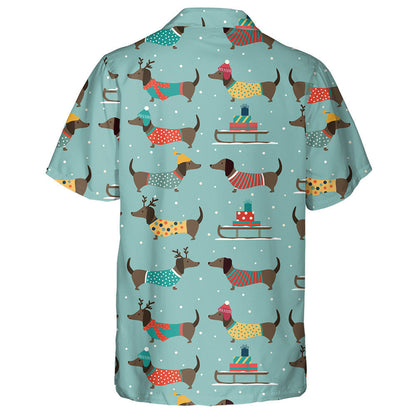 Dachshund na Nollag ag caitheamh hataí agus éadaí Léine haváí, haváís mar bhronntanas