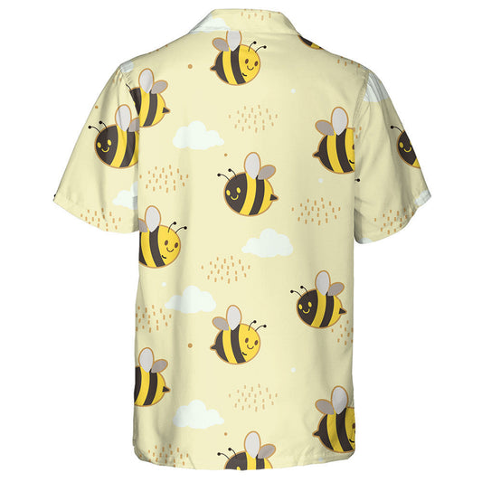 Bee Gleoite Le Scamall Agus Ponc Ar an Cúlra Buí Léine Haváís, Bronntanas Léine Haváís, Bronntanas Nollag