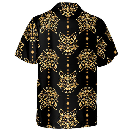 Golden Wolf Head Stylized Maori Face Tattoo Léine Haváí, Bronntanas Léine Haváís, Bronntanas Nollag