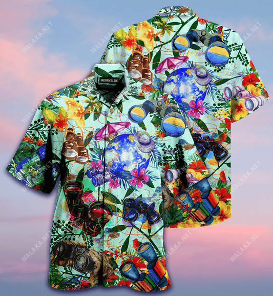 Ag Taisteal Trí Dhéshúiligh Léine Haváí Unisex, Bronntanas Léine Haváíais, Bronntanas Nollag