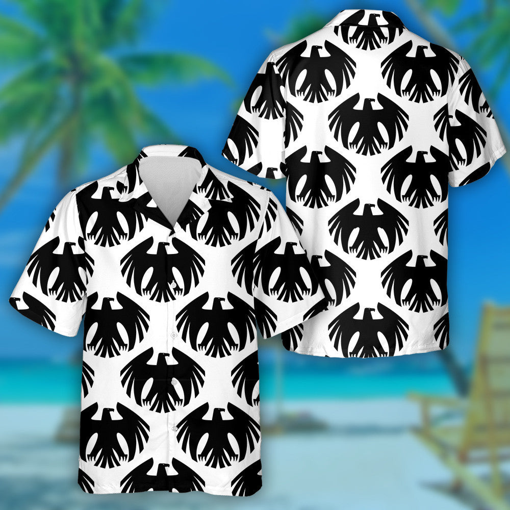 Iolar Dubh le Sciatháin Ardaithe Agus Léine Haváí iompaithe, Bronntanas Léine Haváíais, Bronntanas Nollag