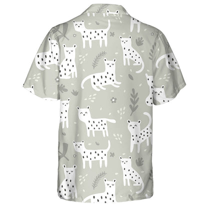 Liopard Fiáin na hAfraice ar Chúlra Liath Agus Duilleoga Tropacha Léine Haváís, Bronntanas Léine Haváís, Bronntanas Nollag