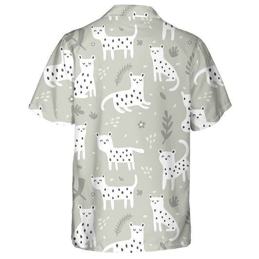 Liopard Fiáin na hAfraice ar Chúlra Liath Agus Duilleoga Tropacha Léine Haváís, Bronntanas Léine Haváís, Bronntanas Nollag