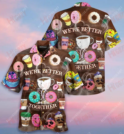 Táimid Níos Fearr le Chéile - Donuts Agus Caife Léine Gearr Muinchille Unisex Samhraidh T Léinte Haváís Léine Oirbheartaíochta Haváís Patrún Léine Haváíais, Bronntanas Léine Haváís, Bronntanas Nollag