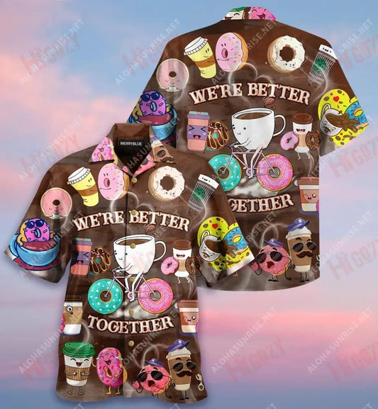 Táimid Níos Fearr le Chéile - Donuts Agus Caife Léine Gearr Muinchille Unisex Samhraidh T Léinte Haváís Léine Oirbheartaíochta Haváís Patrún Léine Haváíais, Bronntanas Léine Haváís, Bronntanas Nollag