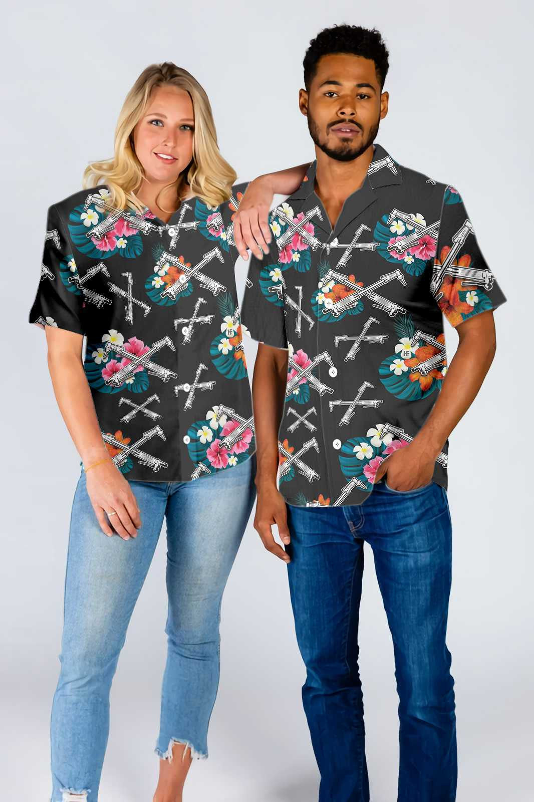 Oibrí Iarainn Tropical In Black Léine Haváí Ornáideach Réidh, Bronntanas Léine Haváís, Bronntanas Nollag