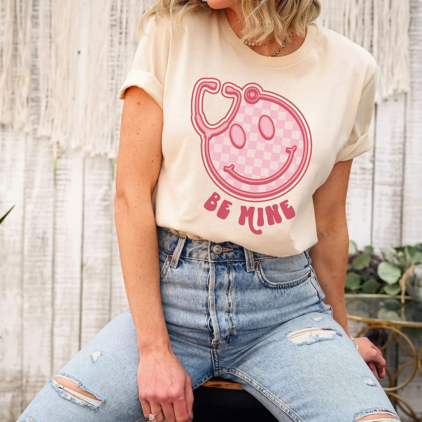 Retro smiley Stethoscope Valentine T-Shirt, Cute Be mine Valentine's day Couple Sweatshirt, XoXo Nurse Lover Long Sleeve, NICU Nurse Couple day Hoodie