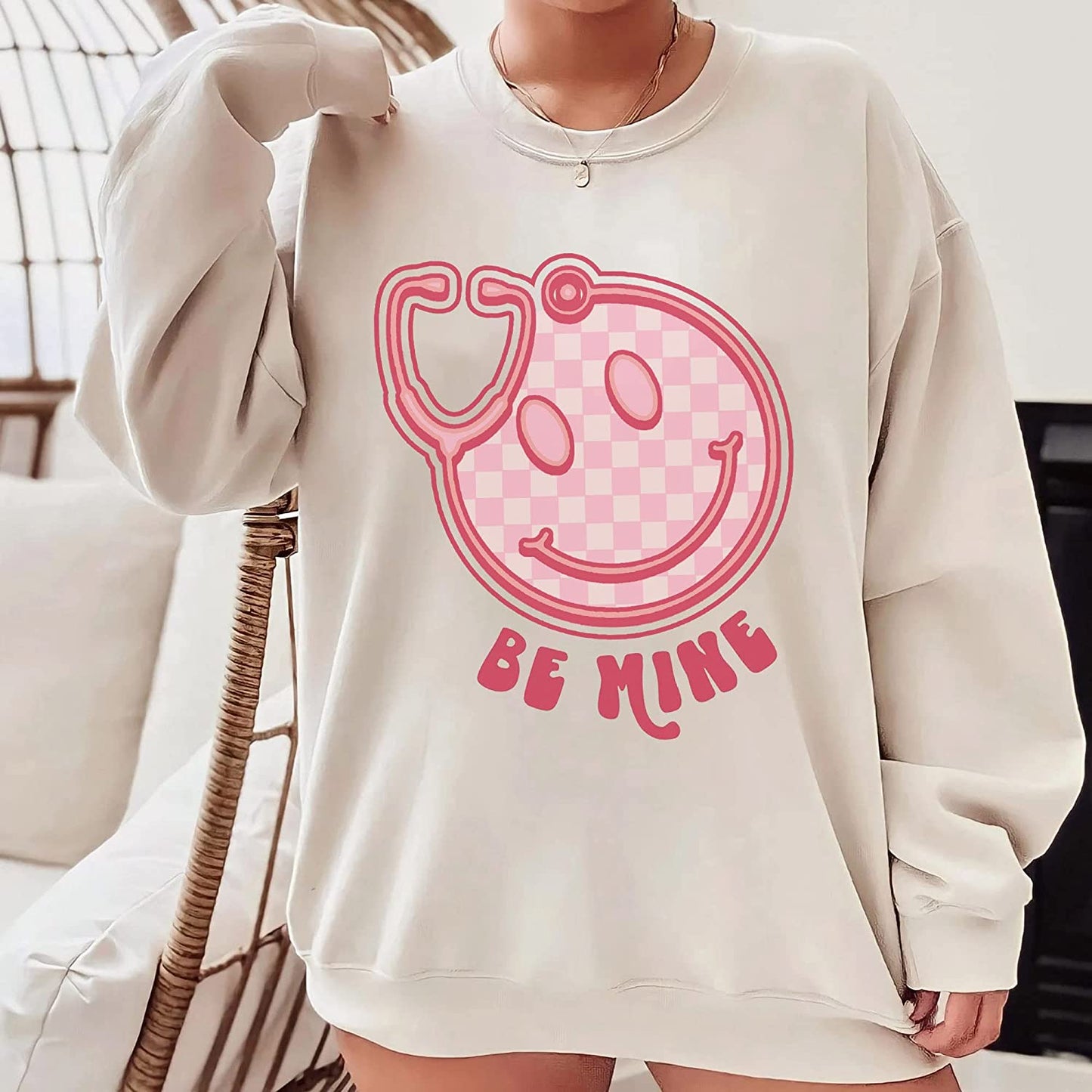 Retro smiley Stethoscope Valentine T-Shirt, Cute Be mine Valentine's day Couple Sweatshirt, XoXo Nurse Lover Long Sleeve, NICU Nurse Couple day Hoodie