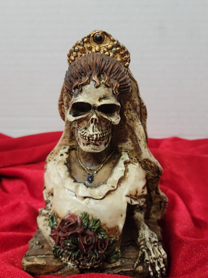 Hallween Decor 2 Skulls Day of Dead Bride Groom Figurines 5"